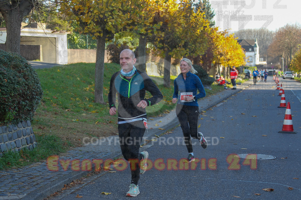 241201_1238_EV4_3139 | Sportfotografie im Rhein-Sieg Kreis, Köln, Bonn, NRW, Rheinland Pfalz, Hessen, etc. Unser Tätigkeitsfeld umfasst den Laufsport vom Volkslauf über den Marathon, Duathlon, Triathon bis zum Ultralauf wie Kölnpfad Ultra oder Schindertrail.