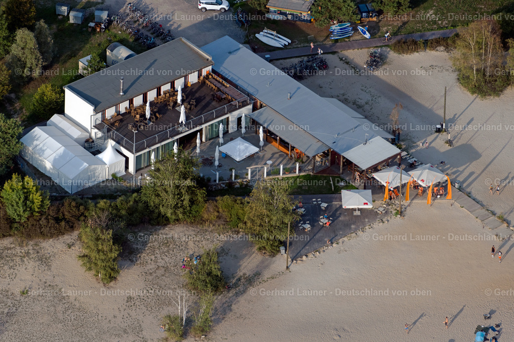 4040638 | BRAUNSBEDRA 08.09.2021 Rekultivierung der ehemaligen Tagebau - Fläche an den Uferbereichen des Sees " Geiseltalsee " in Braunsbedra im Bundesland Sachsen-Anhalt, Deutschland. // Open pit re cultivation on the shores of the lake " Geiseltalsee " in Braunsbedra in the state Saxony-Anhalt, Germany. Foto: Gerhard Launer