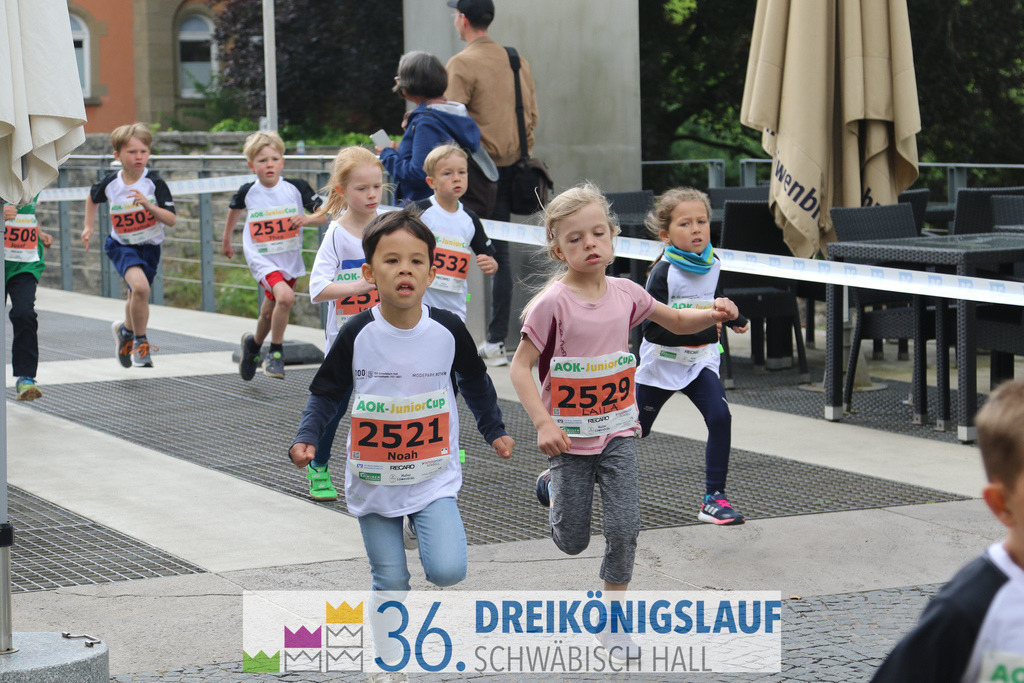 AOK Junior Cup 400m | 3Königslauf 2022 AOK Junior Cup 400m - Realisiert mit Pictrs.com