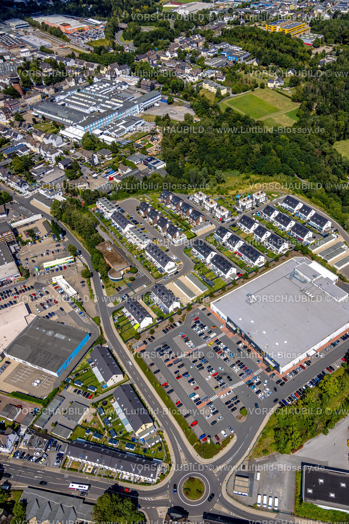 Velbert220803330 | Luftbild, Neubau Wohnsiedlung Winkelstraße, Einkaufszentrum, Velbert, Ruhrgebiet, Nordrhein-Westfalen, Deutschland