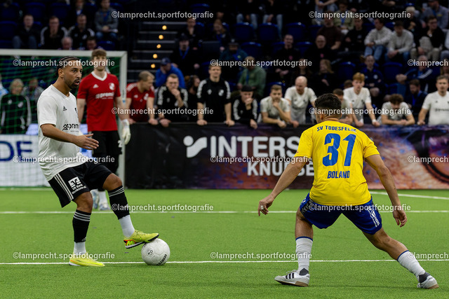 Fußball I Herren I Saison 2025-2026 I Hallenmasters Schleswig-Holstein 374 | Herzlich willkommen in meiner Fotogalerie für Sportmannschaften. Schau gerne mal rein, vielleicht ist Dein Team ja auch dabei! Falls nicht, schreib mir und wir ändern das! :)  - Realisiert mit Pictrs.com