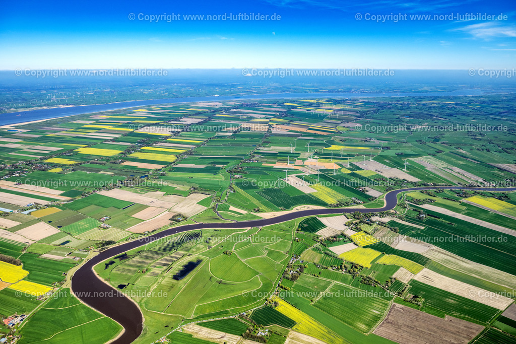 Balje_ELS_1159300423 | GEVERSDORF 30.04.2023 Ortskern am Uferbereich des Oste - Flußverlaufes in Geversdorf im Bundesland Niedersachsen, Deutschland. // Village on the banks of the area Oste - river course in Geversdorf in the state Lower Saxony, Germany. Foto: Martin Elsen