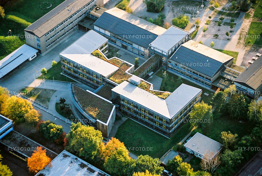 IGS Kandel | Luftbild: IGS Kandel in Kandel im Bundesland Rheinland-Pfalz in Deutschland. Foto: NEG564405.jpg vom 18.10.2005 durch Werner Riehm/FLY-FOTO.de - Realisiert mit Pictrs.com