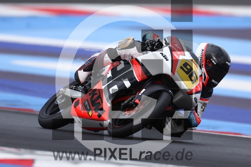 0096-20260331_03162 | Schöne Erinnerungen an spannende Momente - das festzuhalten ist unser Job. PIXELrace.de ist seit 2003 auf den Rennstrecken Europas unterwegs um die Action draußen beim Fahren und die wunderbare Stimmung imm Fahrerlager für euch einzufangen.
