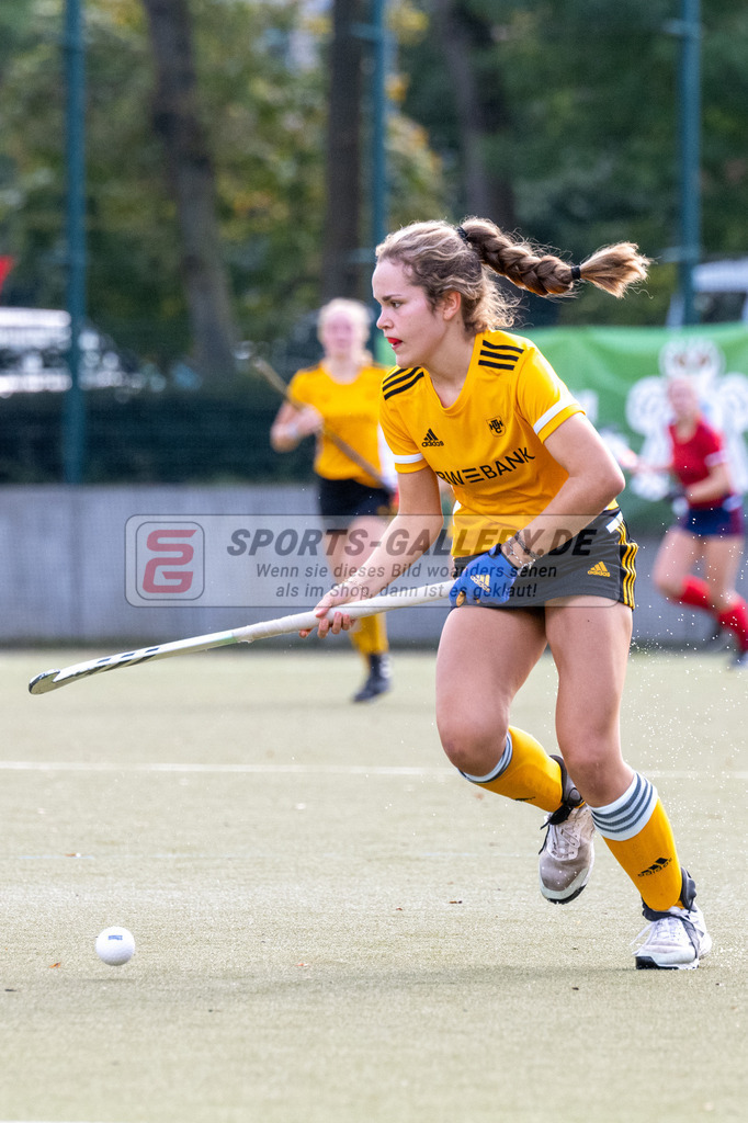 SFE_20231021_0157 | Deutsche Meisterschaft Weibliche U16 Halbfinale Düsseldorfer HC - Harvestehuder THC am 21.10.2023 in Köln (Düsseldorfer Hockeyclub 1905 e.V.), Photo: Stephan Fehrmann 2023 (Sports-Gallery)