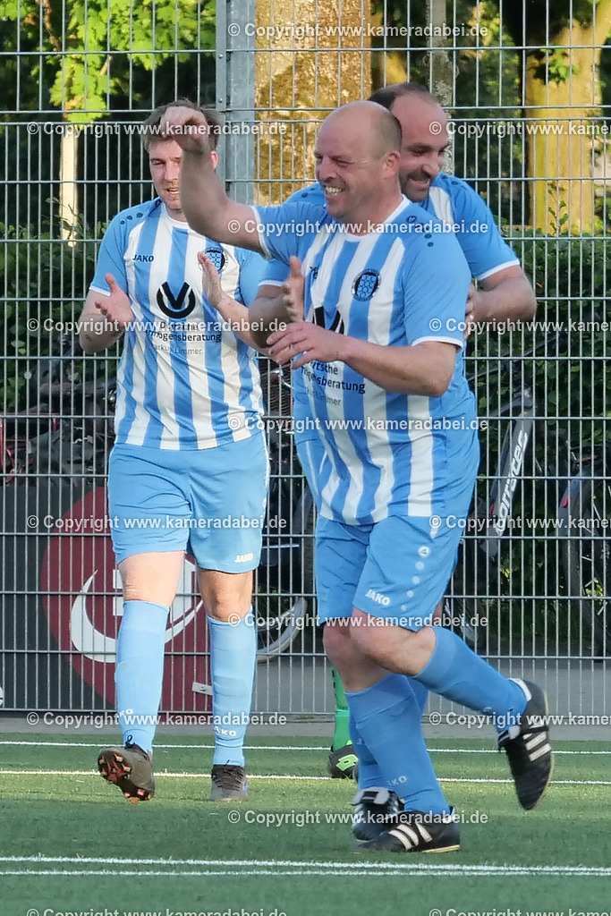 Fußball Kreispokal 25/26 Ü 32 : Spiel um Platz 3 : SV 08/29 Friedrichsfeld - SV Ringenberg AH  2 : 1 | Fußball Kreispokal 25/26 Ü 32 : Spiel um Platz 3 : SV 08/29 Friedrichsfeld - SV Ringenberg AH  2 : 1Spielort : Voerde Friedrichsfeld - Realisiert mit Pictrs.com