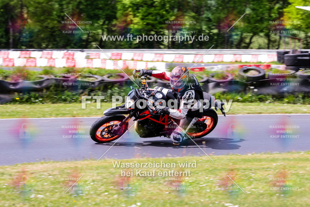 MotoTeamVBK-20695 | Hier findet Ihr Bilder von Touristenfahrten auf der Nürburgring Nordschleife oder von anderen Veranstaltungen die ich besucht habe. Viel Spass beim Durch Schauen 