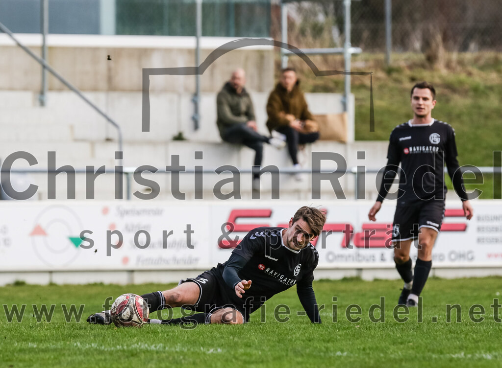 2024-02-24_040_FC_Schwaig_gegen_TSV_1880_Wasserburg | Oberding, Deutschland, 24.02.2024:
Fußball, 2. Runde Qualifikation TOTO-Pokal 2023 / 2024, 1. Spieltag, FC Schwaig gegen TSV 1880 Wasserburg, Endergebnis: 2:3

Mario Simak (FC Schwaig, #5), Vincent Sommer (FC Schwaig, #10)

Foto: Christian Riedel / fotografie-riedel.net