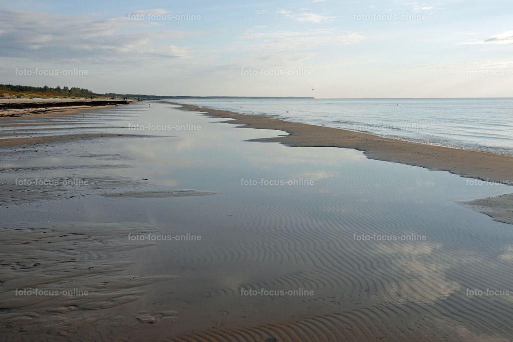 Beach attracts with unusually white and fine sand | foto-focus-online
