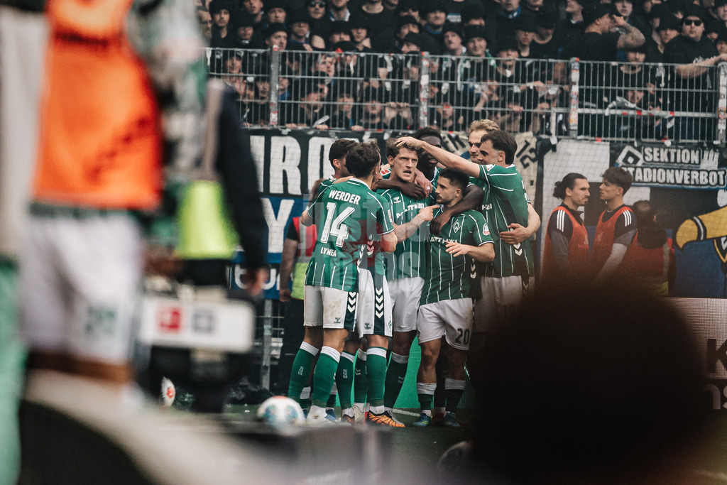 Fußball | Männer | Saison 2025/2026 | 1. Fußball-Bundesliga | 30. Spieltag | SV Werder Bremen vs. Hamburger SV | 18.04.2026 | Torjubel Jens Stage (#06, SV Werder Bremen)