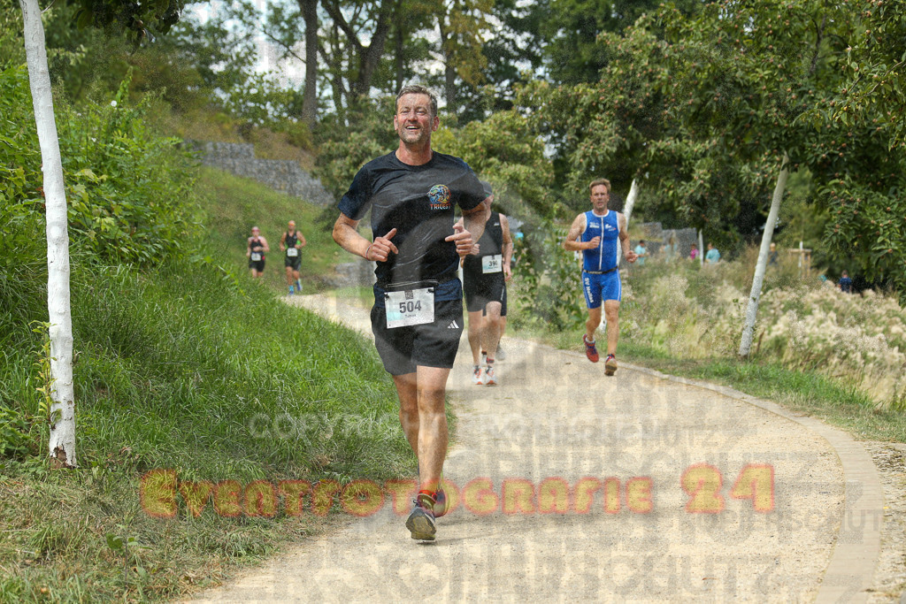 250824_1416_EX1_5624 | Sportfotografie im Rhein-Sieg Kreis, Köln, Bonn, NRW, Rheinland Pfalz, Hessen, etc. Unser Tätigkeitsfeld umfasst den Laufsport vom Volkslauf über den Marathon, Duathlon, Triathon bis zum Ultralauf wie Kölnpfad Ultra oder Schindertrail.
