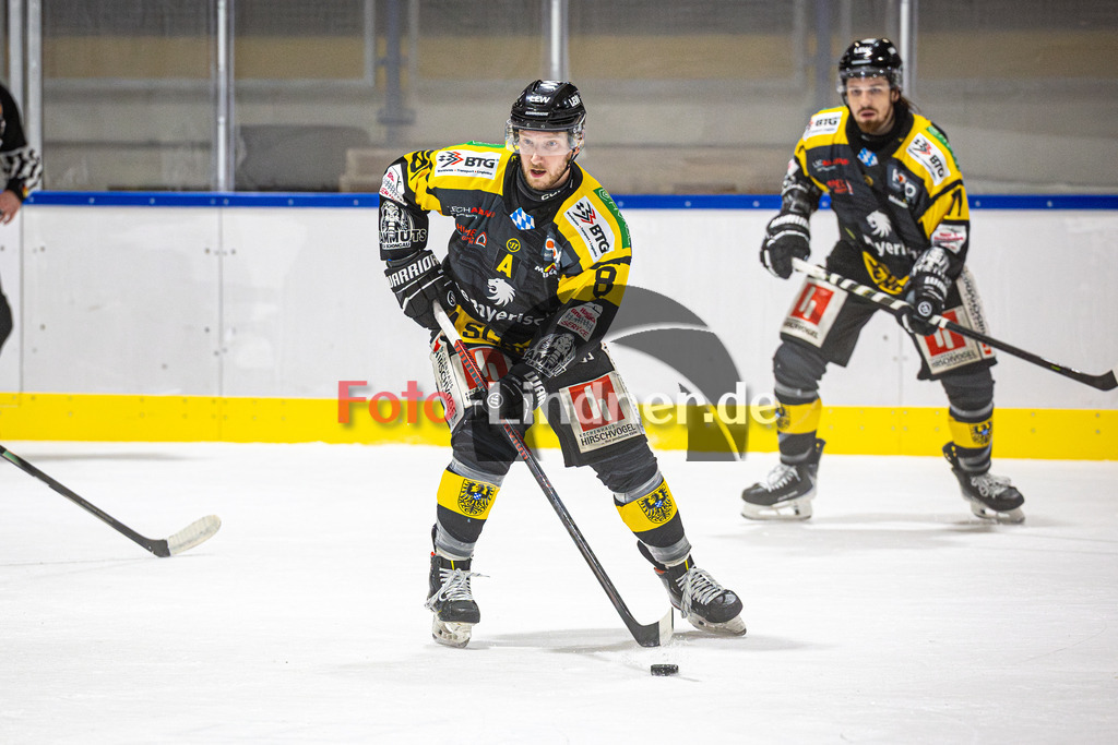 EA Schongau MANNUTS gegen VfE Ulm/Neu-Ulm DEVILS | Eishockey Bayernliga 2025/26 Vorrunde 6 Spieltag, EA Schongau MANNUTS gegen VfE Ulm/Neu-Ulm DEVILS, 20251031,Maximilian SEILER (EA Schongau MAMMUTS 8) in Aktion,2025-10-31 in Schongau (Eisstadion Schongau), Maximilian SEILER (EA Schongau MAMMUTS 8)Copyright: WolfgangxLindner www.foto-lindner.de