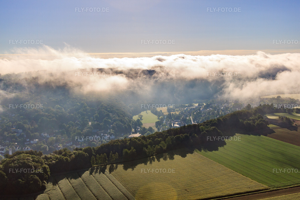 Luftbild: Wolken überm Wesertal in Bad Karlshafen im Bundesland Hessen in Deutschland. Foto: IMG_65616.jpg vom 25.05.2014 durch Werner Riehm/FLY-FOTO.de