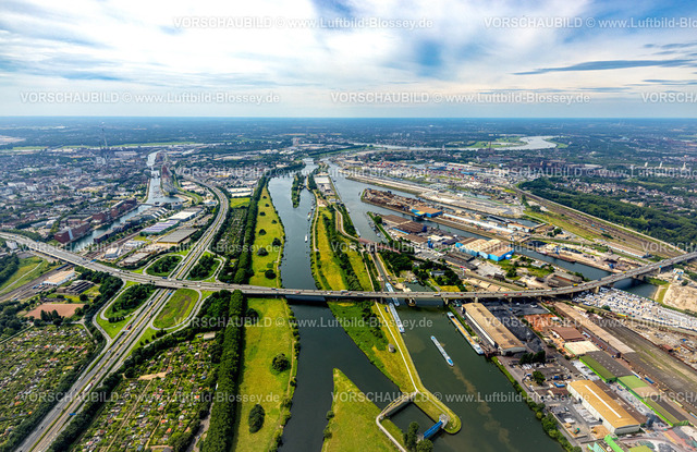 Duisburg240710893Duisport | Luftbild, duisport Hafen Duisburg mit Ölinsel, Kohleninsel und Schrottinsel, Hafenkanal und Fluss Ruhr mit Ruhrschleuse Duisburg, Autobahn A59 und Autobahnkreuz Duisburg mit Autobahn A40, links der Innenhafen, Fernsicht und blauer Himmel mit Wolken, Obermeiderich, Duisburg, Ruhrgebiet, Nordrhein-Westfalen, Deutschland