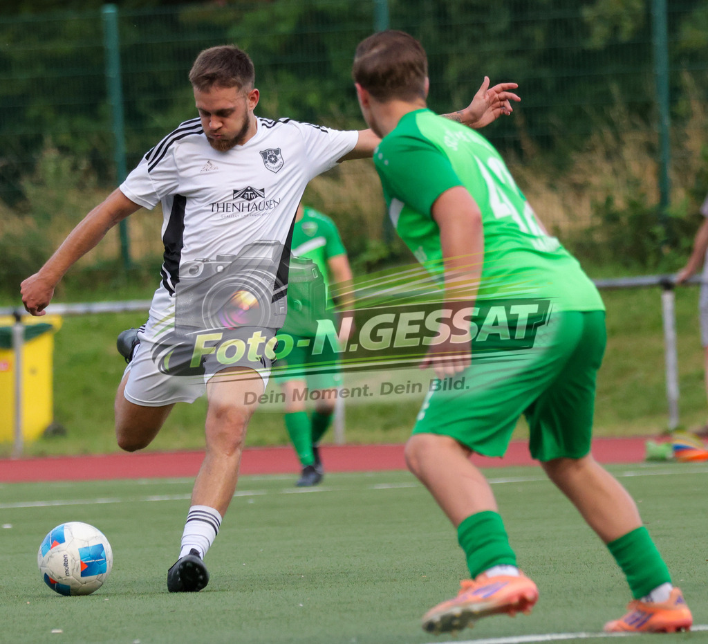 SC Bünde - TuS Bexterhagen | Auf dem Bild zu sehen: grün SC Bünde: ; weiß TuS Bexterhagen:  SC Bünde, TuS Bexterhagen, Saison 26/27, Testspiel, Hunnebrock, Deutschland - Realisiert mit Pictrs.com