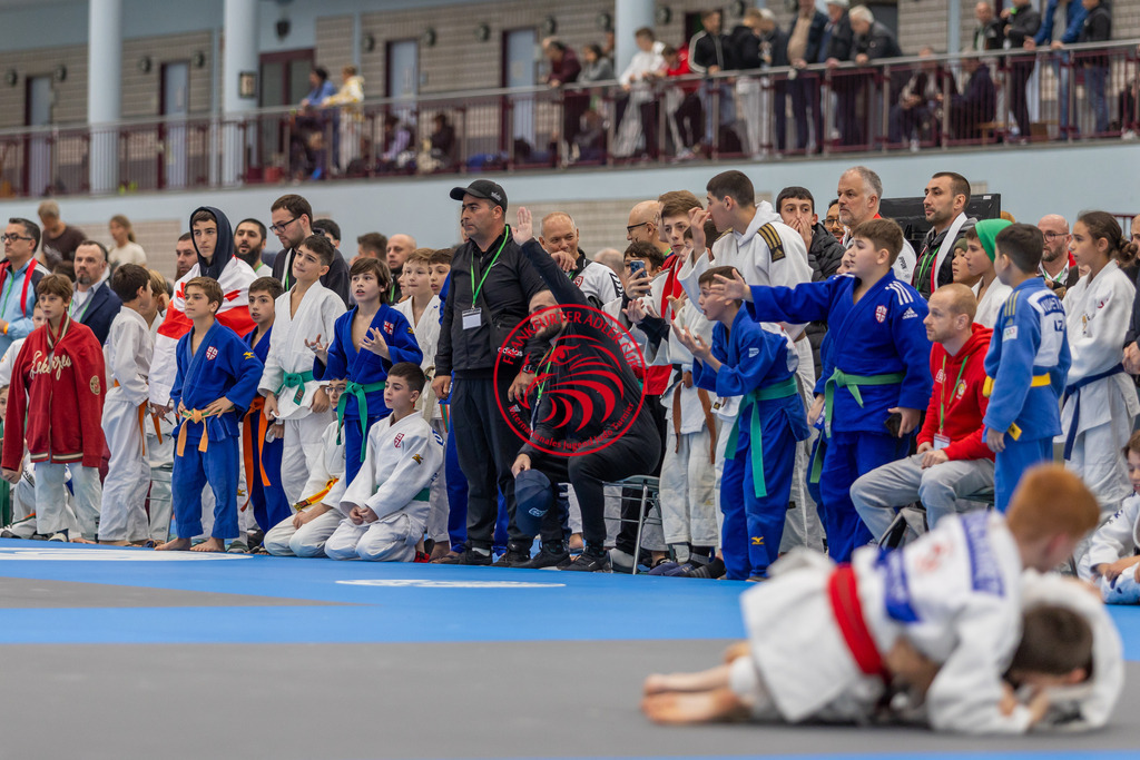 Internationaler Adler Cup 2024 | Foto vom Internationalen Adler Cup Judo Turnier im Sport- und Freizeitzentrum Kalbach im Oktober 2024 - Realisiert mit Pictrs.com