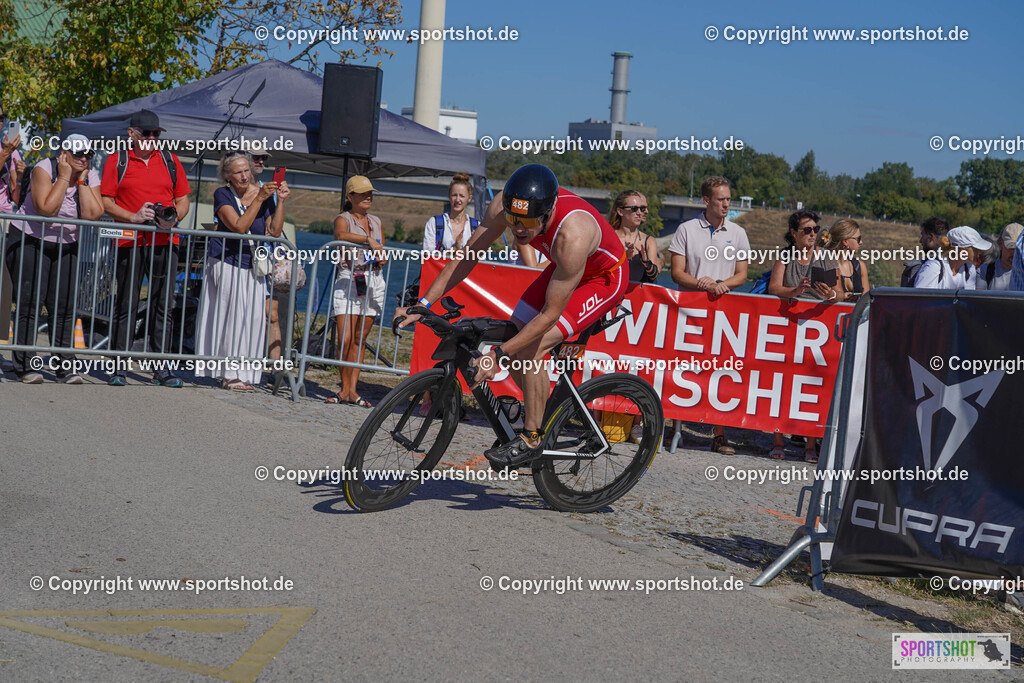 DSC00662 | Vienna Triathlon 2024                                        P3 Event                                                             #yourpictrs #sportshot_your_pictrs                 @Sportshotphotography                                     Photo Credit: www.sportshot.de