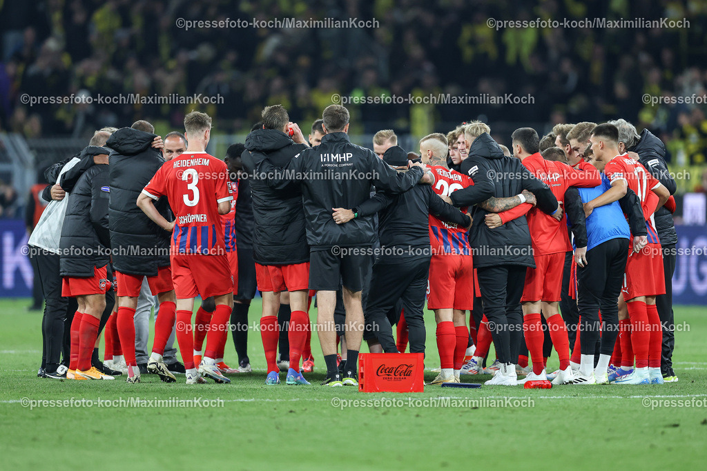 BVB13092402261 | 13.09.2024, 1. Fußball Bundesliga, Borussia Dortmund - 1. FC Heidenheim 1846, Signal Iduna Park, Saison 2024 2025: Mannschaftskreis HeidenheimDFB regulations prohibit any use of photographs as image sequences and or quasi-video.