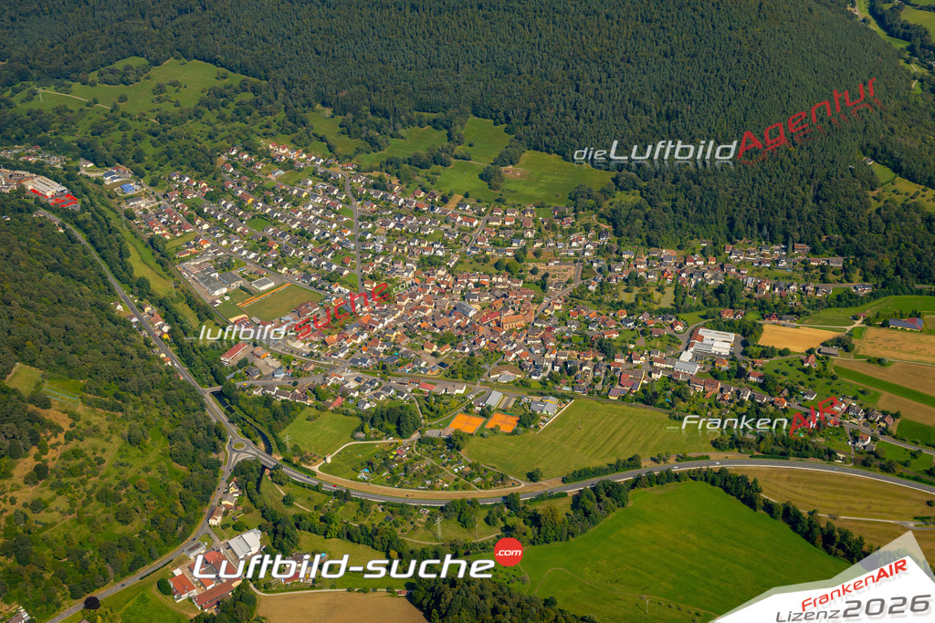 Das Luftbild zeigt :  Weilbach - Die Luftaufnahme wurde 2024 vom UL-Flugzeug aus erstellt ( keine Drohne ) - Hochauflösende Luftaufnahme - Für grossformatige Ausdrucke geeignet. Die Geschenkidee !Mit Lizenz und Bildrechte bestellbar