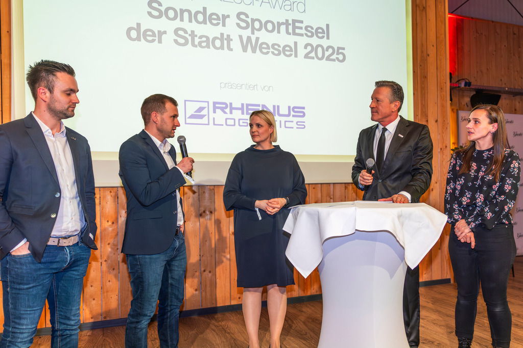 top-top.de 260306-045 | Foto, Video, Fotografie, Videografie, Fotobox, DJ, Discjockey, Musik, Musikbox, Veranstaltung, Photobooth, Amazon, Ebay, Buchtipp, Bestseller, Autor, Verlag, Buch, Wesel, Hamminkeln, NRW, Dinslaken, Rees, Drohne, Hochzeit, Party, Fotobox, Wesel, Fotograf