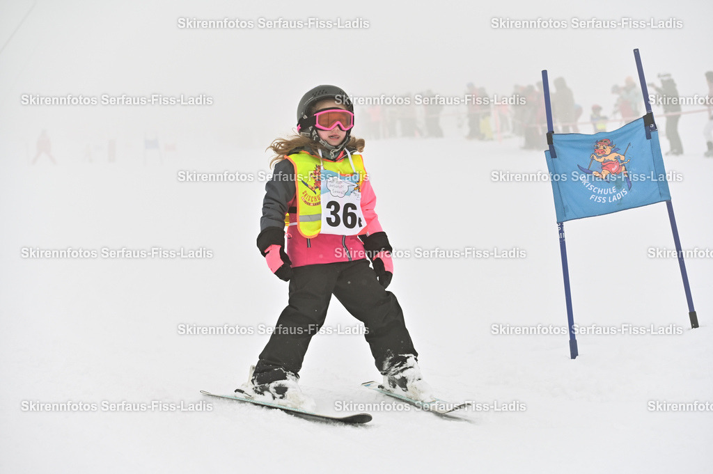 SRF_20.02.2026_0084 | Skirennfotos,Serfaus,Fiss,Ladis,Kinderskirennen,Winter,Tirol,Oberland,skirace,SFL,feelfree,weil wir's genießen,ski,Ski,skifahren,Sonnenplateau, - Realisiert mit Pictrs.com