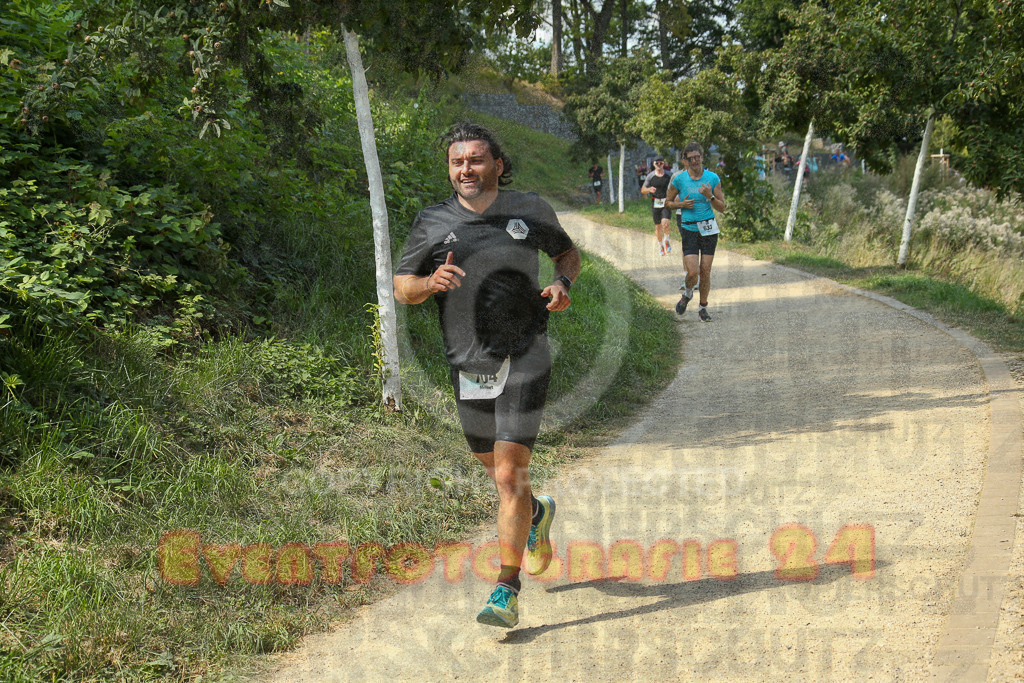 250824_1441_EX1_7168 | Sportfotografie im Rhein-Sieg Kreis, Köln, Bonn, NRW, Rheinland Pfalz, Hessen, etc. Unser Tätigkeitsfeld umfasst den Laufsport vom Volkslauf über den Marathon, Duathlon, Triathon bis zum Ultralauf wie Kölnpfad Ultra oder Schindertrail.