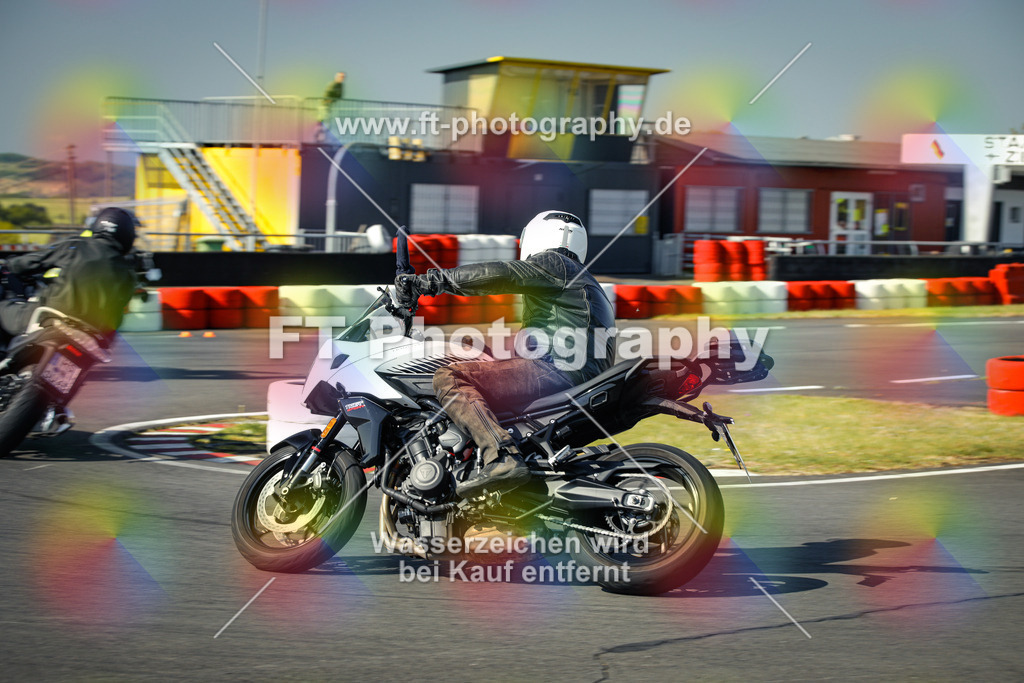 OBK_Mai_Volker_Adam-10381 | Hier findet Ihr Bilder von Touristenfahrten auf der Nürburgring Nordschleife oder von anderen Veranstaltungen die ich besucht habe. Viel Spass beim Durch Schauen 