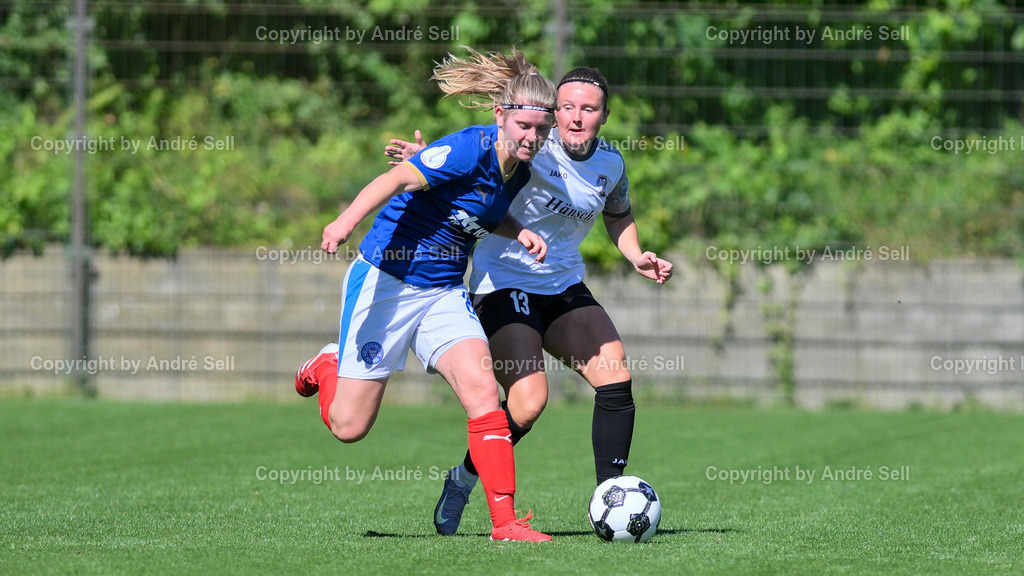 Holstein Kiel vs SV Meppen | Ronja Jürgensen (Holstein #8) / Ayleen Seyen (Meppen #13) / Fußball-DFB-Pokal Play-Off-Runde Frauen 2025/2026 / Holstein Kiel vs SV Meppen / Citti Fussball Park - Projensdorf / Kiel / 17.08.25 - Realisiert mit Pictrs.com