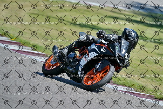 26BT01-1070 | 140 - Realisiert mit Pictrs.com