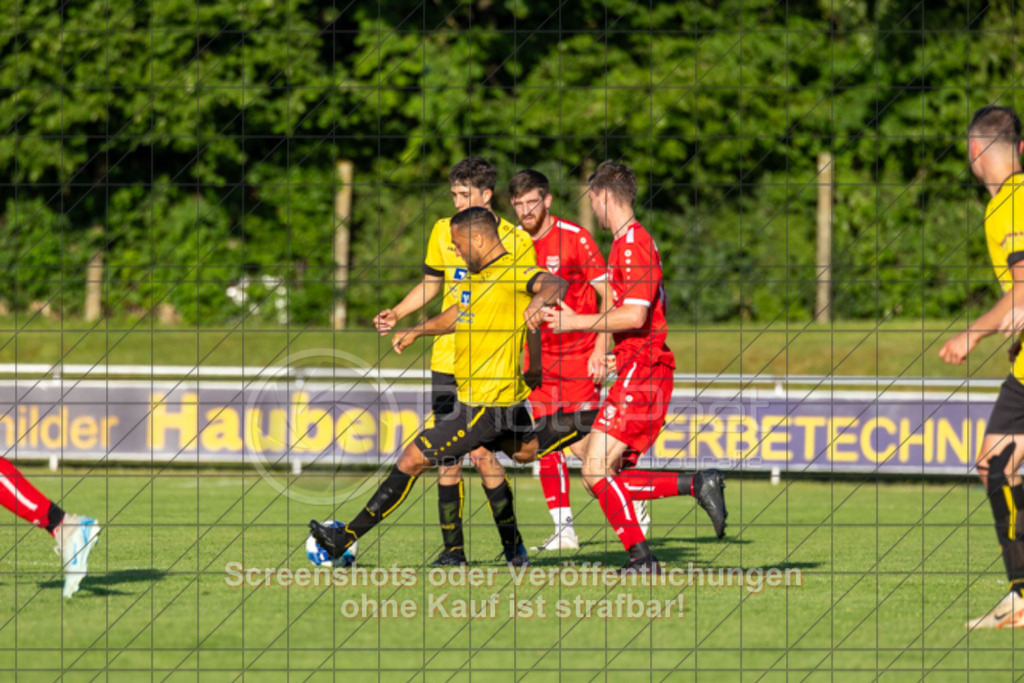 20250620_194304_0339 | #,TV Eybach (rot) vs. TSV Ottenbach (gelb), Fussball, Relegationsfinale in Kreisliga A3 - Bezirk Neckar/Fils, Saison 2024/2025, Eichenbachstadion, Haldenstraße, 73054 Eislingen, 20.06.2025 - 18:30 Uhr,Foto: PhotoPeet-Sportfotografie/Peter Harich