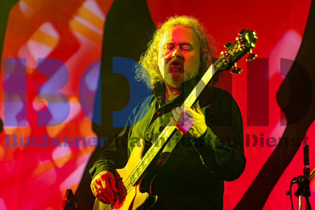 SES_GBAZEC20241227-74 | bond - Realisiert mit Pictrs.com