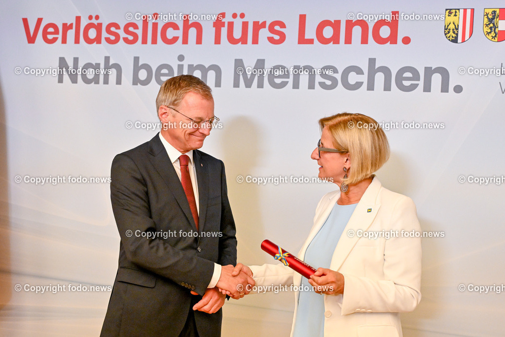 Pressekonferenz Land Ooe_ Oberoesterreich uebernimmt den Vorsitz in der Landeshauptleute-Konferenz_ 03.07.2024-58 | 03.07.2024, Linz, AUT, Pressekonferenz Land Ooe, Oberoesterreich uebernimmt den Vorsitz in der Landeshauptleute-Konferenz, im Bild Thomas Stelzer (VP, Landeshauptmann Oberoesterreich), Johanna Mikl-Leitner (VP, Landeshauptfrau Niederoesterreich)