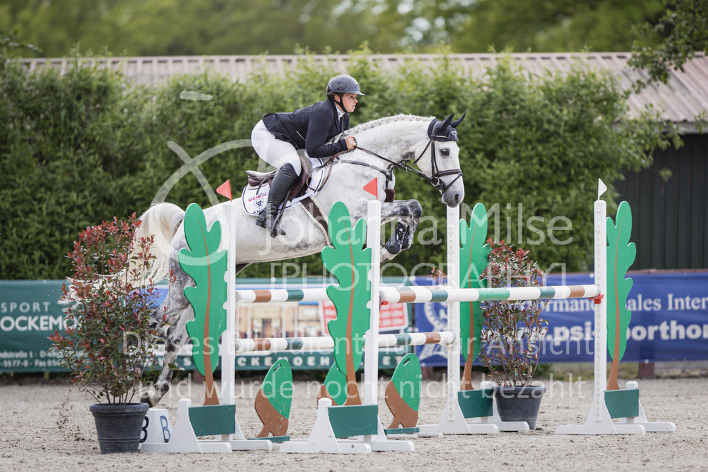 230516_Mühlen_05SprPf-L-525 | Deine schönsten Turniermomente als professionelle Fotos! Entdecke hochwertige Pferdesport-Fotografie im Online-Shop. Jetzt Fotos finden & bestellen!