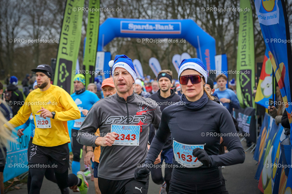 6. Bonner Nikolauslauf; Bonn, 14.12.2025 | Impressionen vom 6. Bonner Nikolauslauf am 14.12.2025 in Bonn (Nordrhein-Westfalen). 
