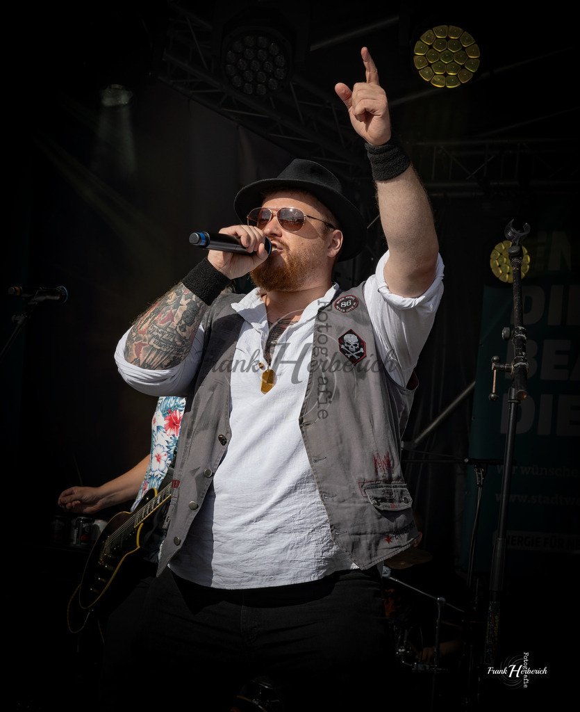 Violand | Frank Herberich Fotografie, Frank Herberich, Fotografie, Hochzeit, Portrait, St. Peter Ording, Ording, Westerhever, Nordsee, Frank Fotografie, Hardheim,  Odenwald,Walldürn, Band,Eventfotografie - Realized with Pictrs.com