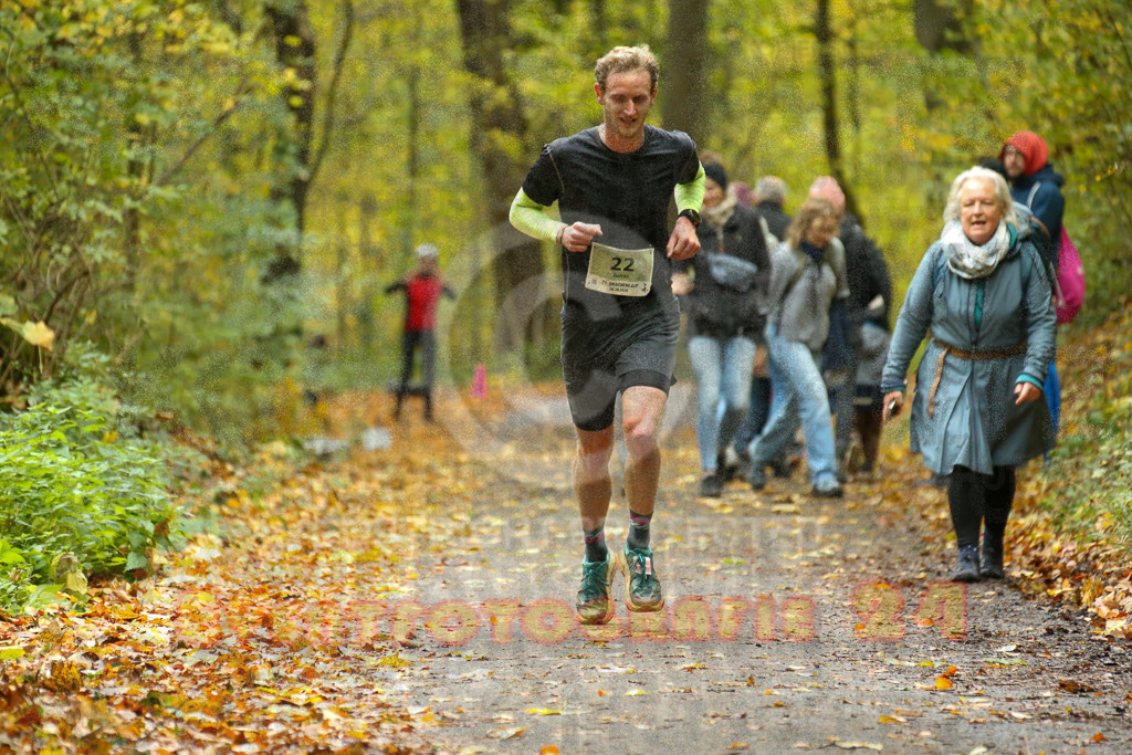 251026_1201_EX1_9844 | Sportfotografie im Rhein-Sieg Kreis, Köln, Bonn, NRW, Rheinland Pfalz, Hessen, etc. Unser Tätigkeitsfeld umfasst den Laufsport vom Volkslauf über den Marathon, Duathlon, Triathon bis zum Ultralauf wie Kölnpfad Ultra oder Schindertrail.