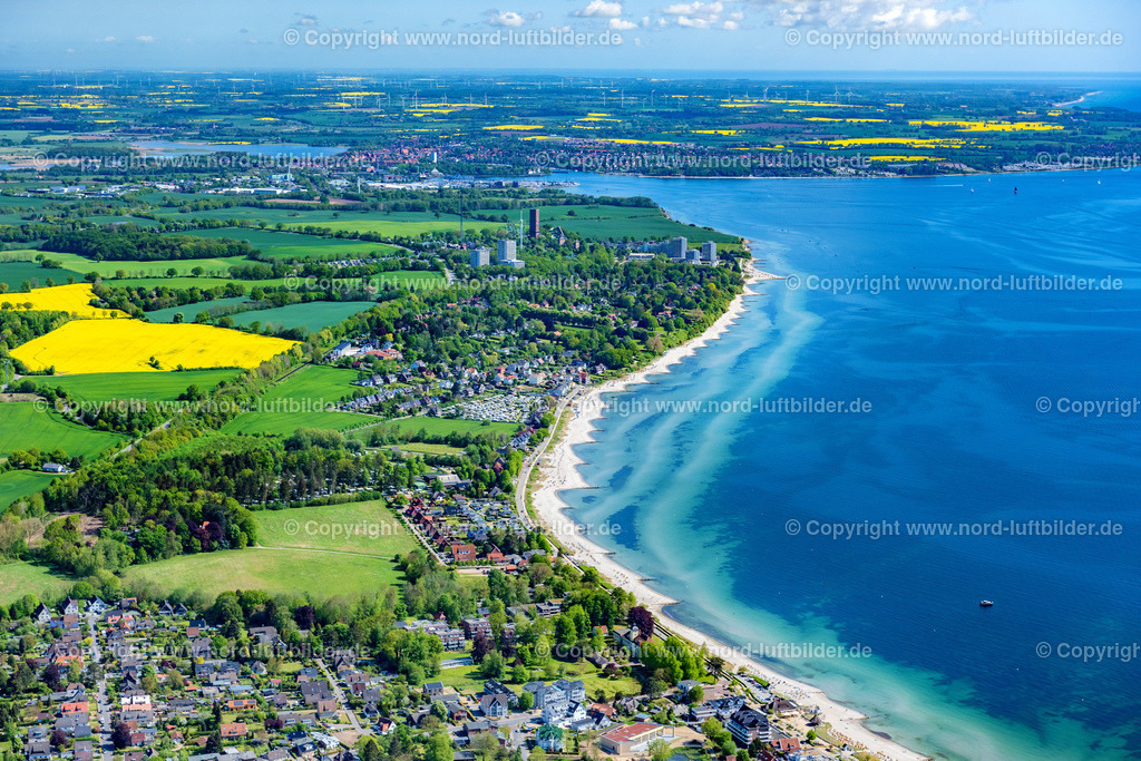 Haffkrug_Sieksdorf_ELS_4146150522 | SCHARBEUTZ 15.05.2022 Ortsansicht an der Meeres-Küste der Ostsee in Haffkrug im Bundesland Schleswig-Holstein. // Townscape on the seacoast of Baltic Sea in Haffkrug in the state Schleswig-Holstein. Foto: Martin Elsen