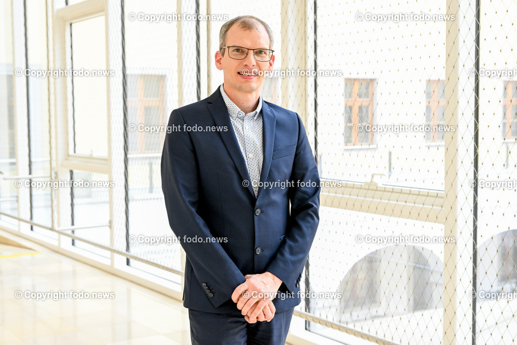Pressekonferenz WKO Ooe_ Duale Akademie - Mehrgewinn für unsere Wirtschaft_ 26.04.2023-11 | 26.04.2023, Presseclub Linz, AUT, Pressekonferenz WKO Ooe, Duale Akademie - Mehrgewinn für unsere Wirtschaft, im Bild Christian Stumpfl (Teamleiter F&amp;E, Sensors & Actuators - Fronius International GmbH)
