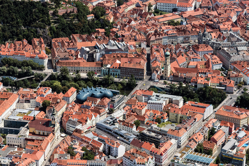 dr__0012055.jpg | GRAZ 20.07.2018 Altstadtbereich und Innenstadtzentrum in Graz in Steiermark, Österreich. // Old Town area and city center in Graz in Steiermark, Austria. Foto: Daniel Reiter