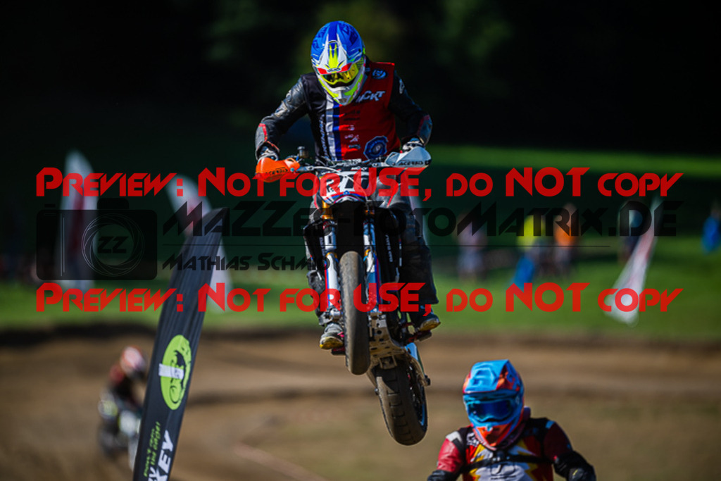 MaZZes_FotoMatrix_220904_6803 | UE40