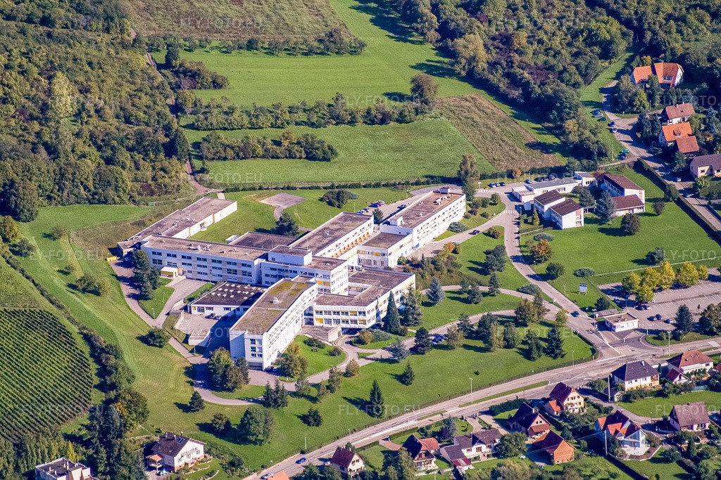 Vue aérienne: Centre Hospitalier de la Lauter - Wissembourg à Wissembourg dans le département Bas Rhin, France – .Photo: IMG_4321.jpg prise le 08/10/2006 par Werner Riehm/FLY-FOTO.eu – Résolution de l'original: 3440 x 2293 px – Centre Hospitalier - Wissembourg