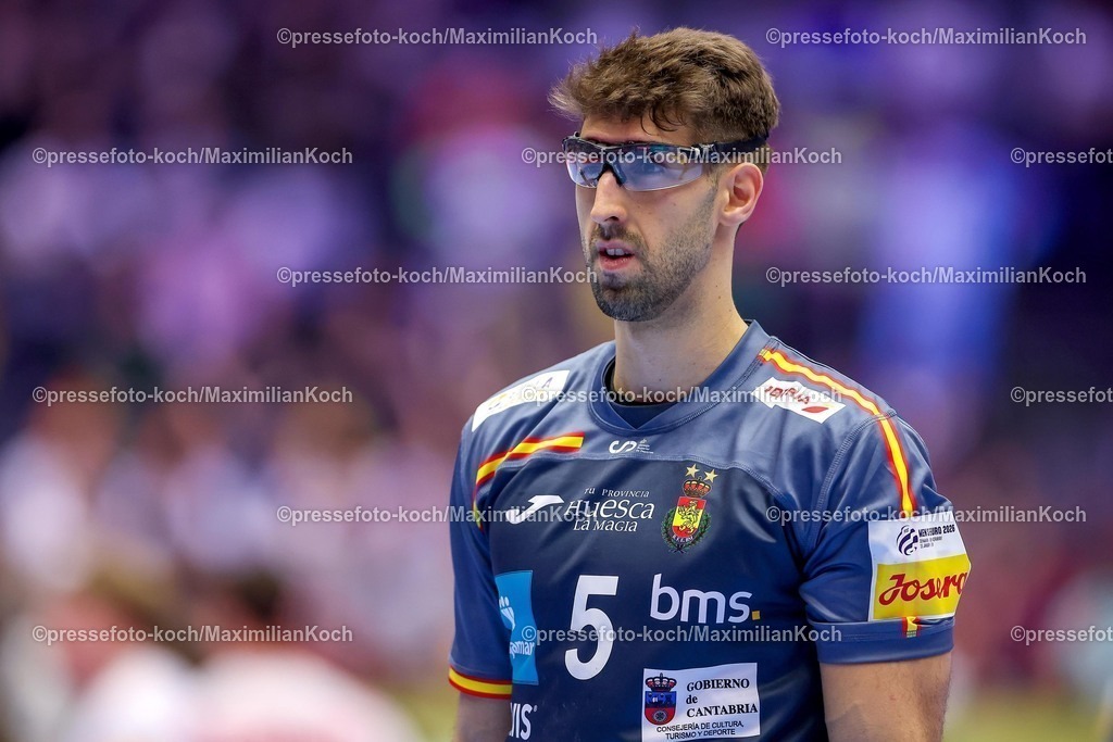 EHF17012601059 | 17.01.2026, Handball, Men's EHF EURO 2026, Österreich - Spanien, Jyske Bank Boxen in Herning, Dänemark, Preliminary Round:  Antonio Serradilla Cuenca (Espania #05) 