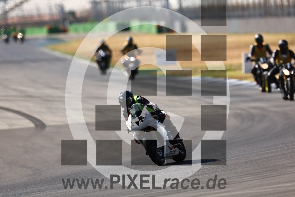 0311-20250704_00366 | Schöne Erinnerungen an spannende Momente - das festzuhalten ist unser Job. PIXELrace.de ist seit 2003 auf den Rennstrecken Europas unterwegs um die Action draußen beim Fahren und die wunderbare Stimmung imm Fahrerlager für euch einzufangen.