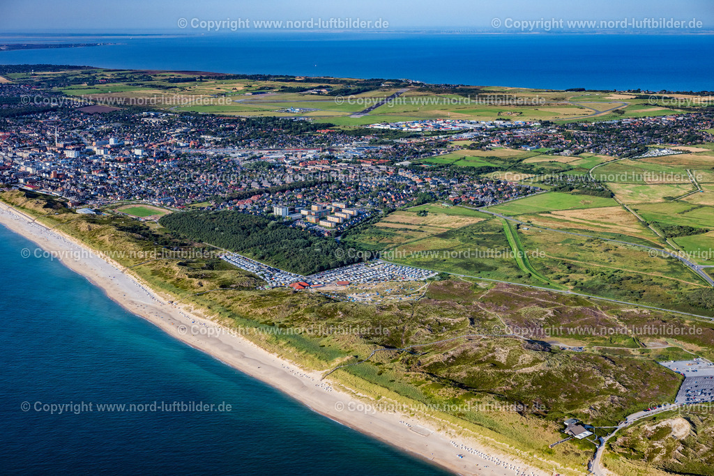 Sylt_Westerland_Campingplatz_ELS_0932130825 | SYLT 21.06.2025 Wohnwagen und Zelte- Campingplatz - und Zeltplatz in Westerland auf Sylt im Bundesland Schleswig-Holstein, Deutschland. Weiterführende Informationen bei: Campingplatz Westerland. // Camping with caravans and tents in Westerland at Sylt in the state Schleswig-Holstein, Germany. Further information at: Campingplatz Westerland. Foto: Martin Elsen