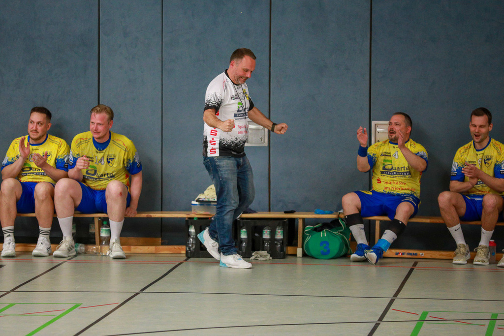 SVN_TVIssum_250426_148 | Bildergalerie von Sport-Ereignissen aber auch von weiteren spannenden Dingen - nicht nur vom Niederrhein. In Anlehnung an den bekannten Spruch von Hanns Dieter Hüsch heißt das Motto: "Niederrhein ist überall".  - Realisiert mit Pictrs.com