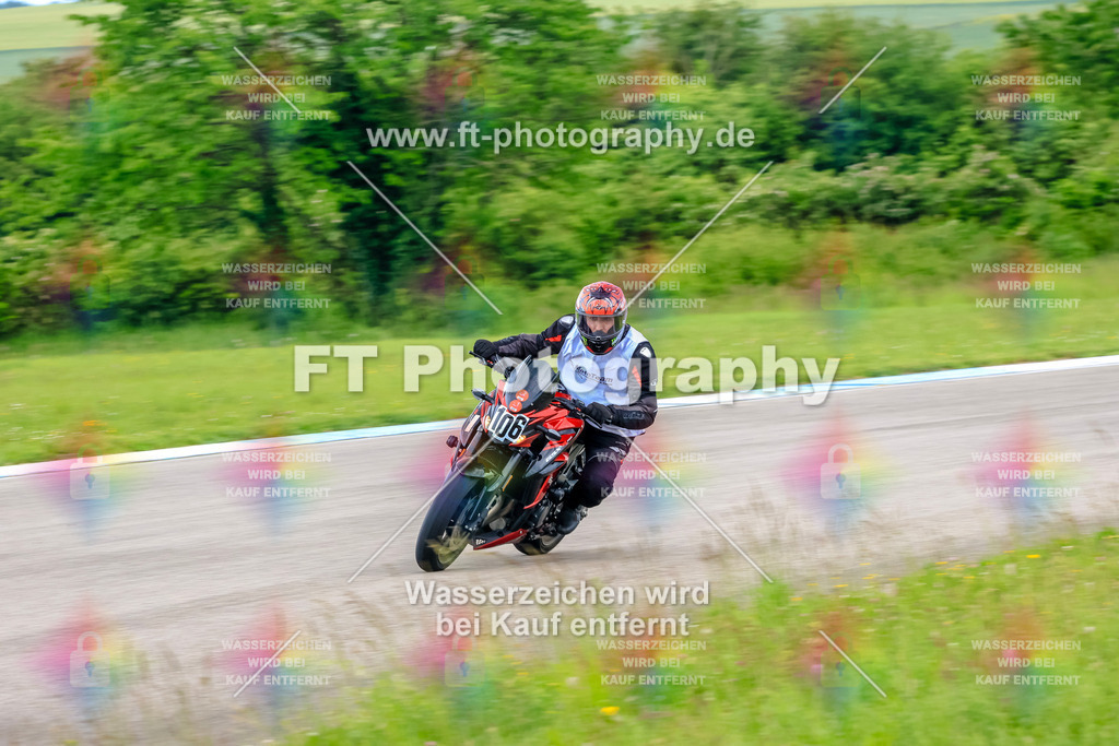 MotoTeam-3236 | Hier findet Ihr Bilder von Touristenfahrten auf der Nürburgring Nordschleife oder von anderen Veranstaltungen die ich besucht habe. Viel Spass beim Durch Schauen 