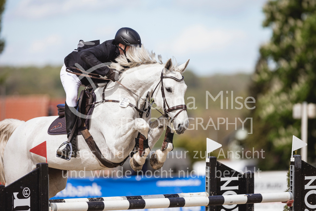 240428_Spenge_M2-Spr-153 | Deine schönsten Turniermomente als professionelle Fotos! Entdecke hochwertige Pferdesport-Fotografie im Online-Shop. Jetzt Fotos finden & bestellen!