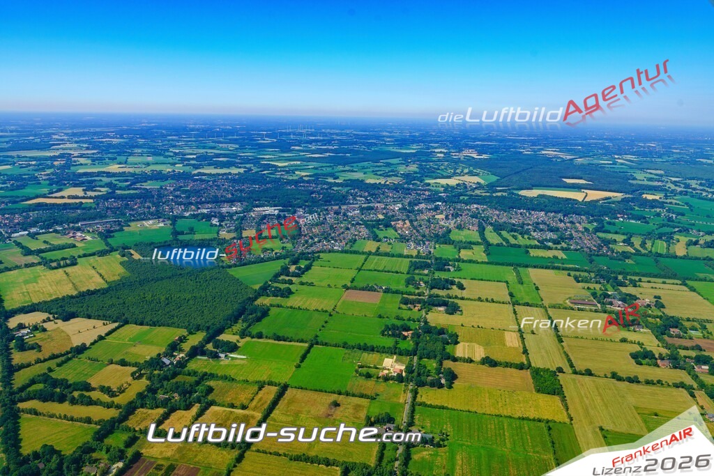 aktuelles Luftbild von  Hude - Luftaufnahme wurde 2018 von https://frankenair.de mittels Flugzeug (keine Drohne) erstellt.