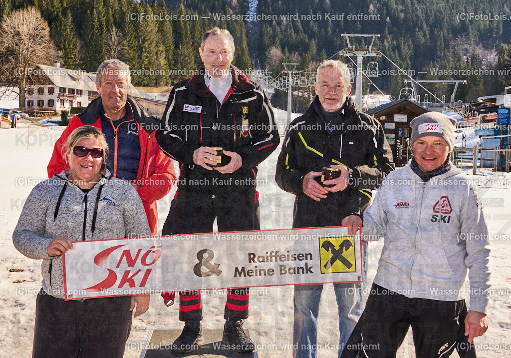 ALP0774_MastersCup-RTL-I_LKHF_Siegerehrung | NÖ Raiffeisen MastersCup, Jugend - Damen - Herren, Riesentorlauf-Rennen 1 auf der Fuchswaldpiste, durchführender Verein: Schiklub Lackenhof, So 9. Februar 2025.