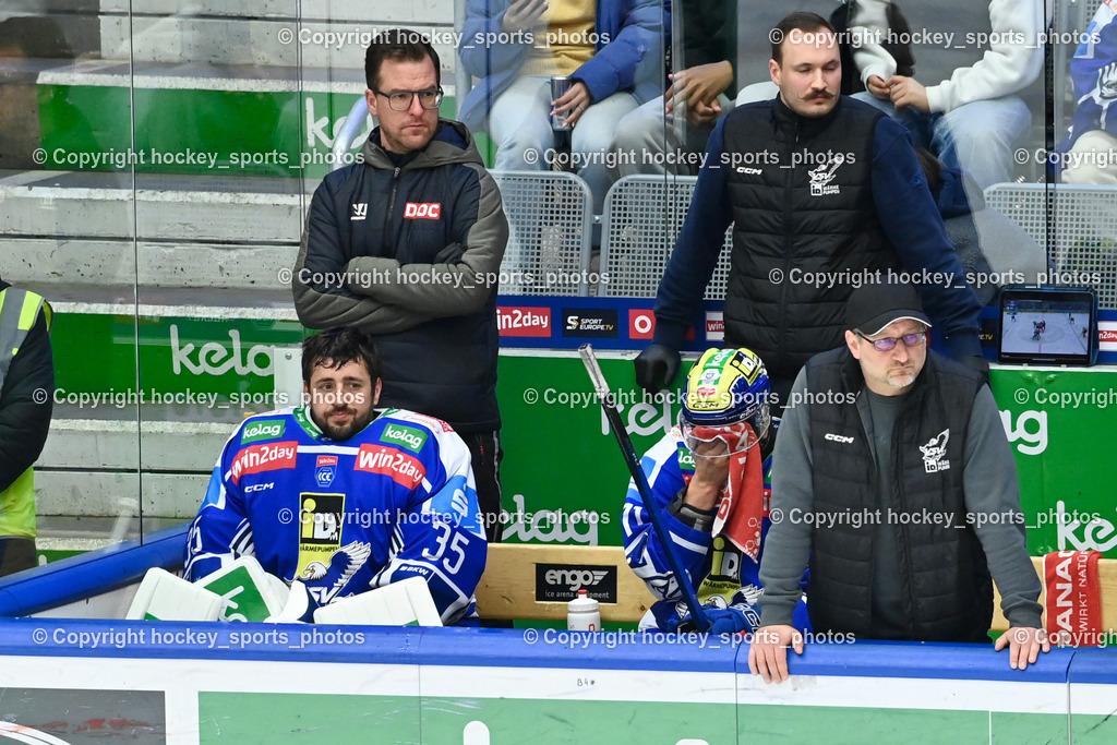 EC IDM WÄRMEPUMPEN VSV vs. MOSER MEDICAL GRAZ99ERS | #35 Joe Cannata EC VSV hängenden Kopf, , #71 Steven Strong EC VSV, Dr. Müller-Muttonen Steve-Oliver Teamdoc EC VSV, Nico Steinwender Physiotherapist EC VSV, EC IDM WÄRMEPUMPEN VSV vs. MOSER MEDICAL GRAZ99ERS, EC IDM WÄRMEPUMPEN VSV vs. MOSER MEDICAL GRAZ99ERS am 17.03.2026 in Villach (Stadthalle Villach), Austria, (Photo by Bernd Stefan)